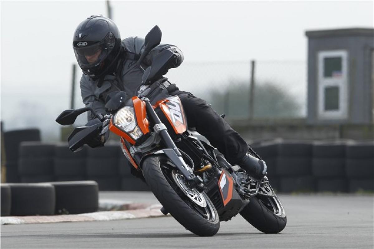 Ktm 125 duke online new model